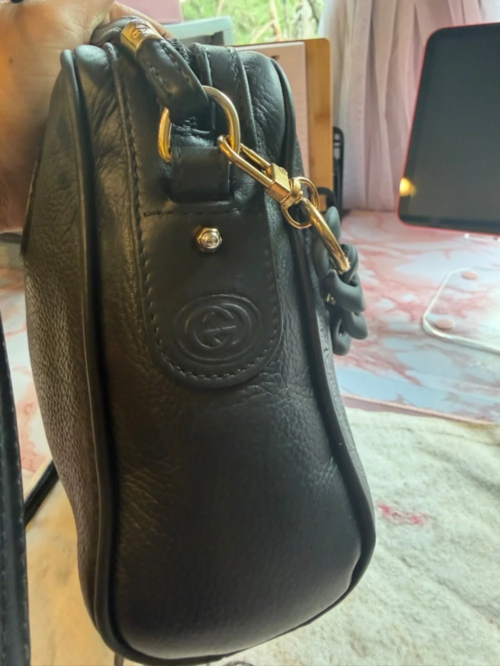 Gucci Black leather crossbody Bag w Gold Accents and custom black and gold chain - Picture 7 of 11